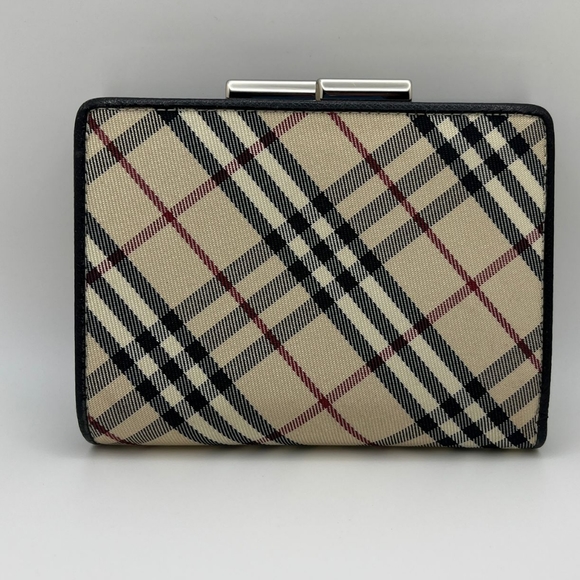 Authentic - Excellent Condition Burberry Wallet - Picture 4 of 4